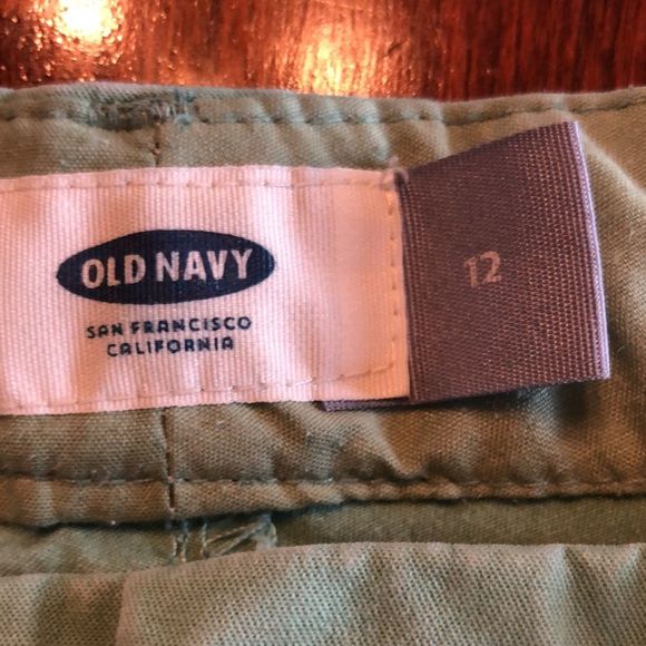Old Navy sz 12 light green shorts 97% cotton 3% spandex/ 2 slide side pockets - Picture 2 of 12